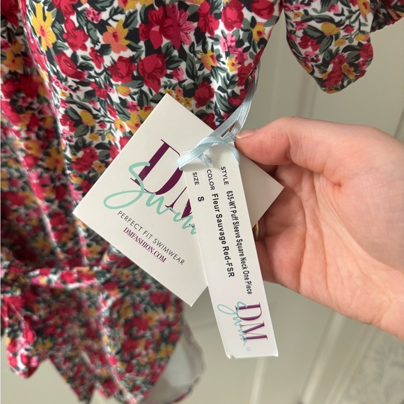 NWT DM Fashion Puff Sleeve Square Neck One Piece Swimsuit - Size SMALL - Picture 6 of 10